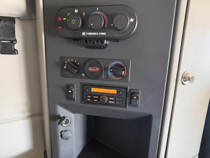 2022 Peterbilt 579-24