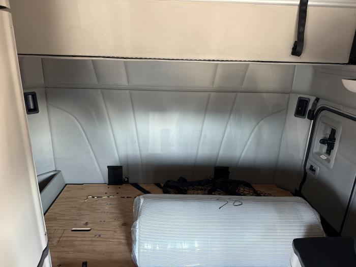 2022 Peterbilt 579-25