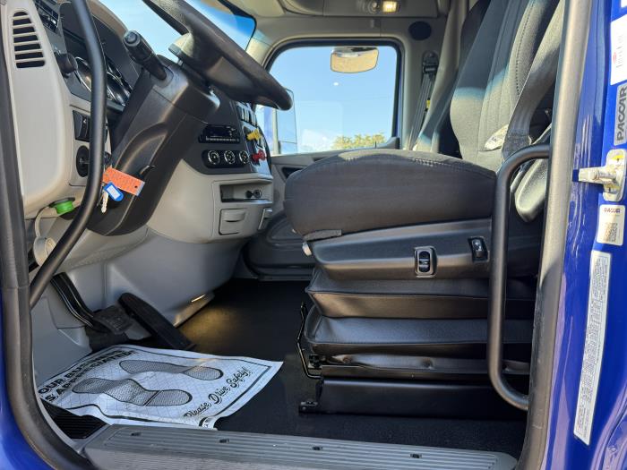 2022 Peterbilt 579-32