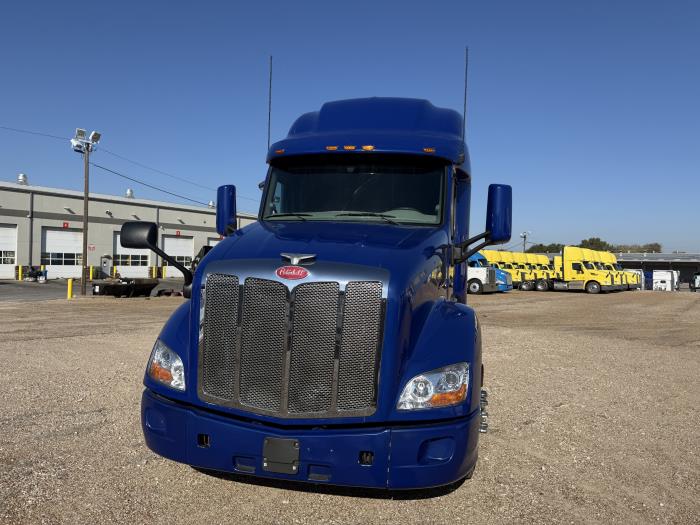 2022 Peterbilt 579-38
