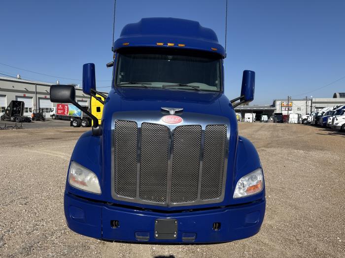 2022 Peterbilt 579-40