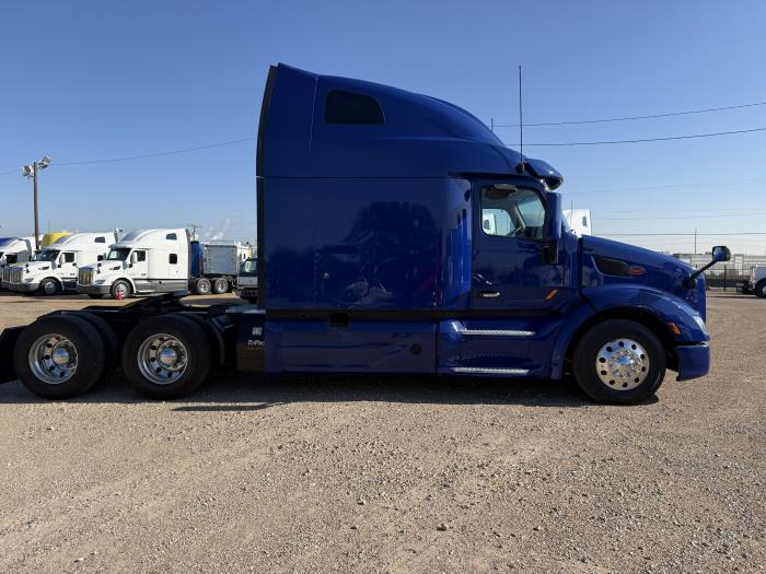 2022 Peterbilt 579-48