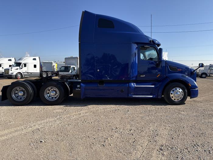 2022 Peterbilt 579-48