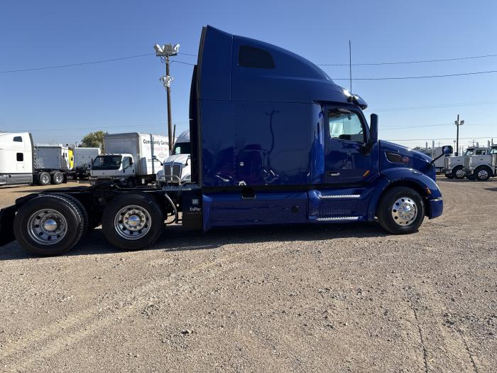2022 Peterbilt 579-49