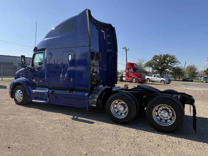 2022 Peterbilt 579-64