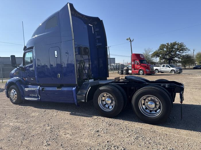 2022 Peterbilt 579-63