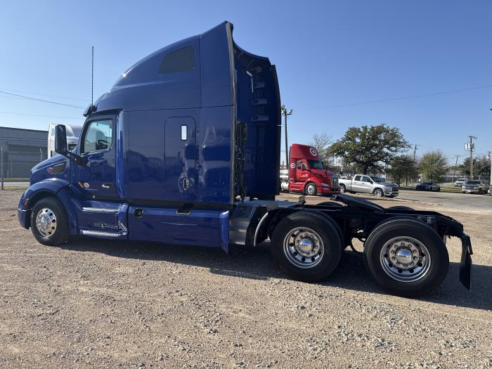 2022 Peterbilt 579-64