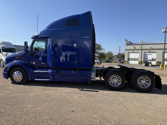 2022 Peterbilt 579-66
