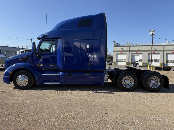 2022 Peterbilt 579-67