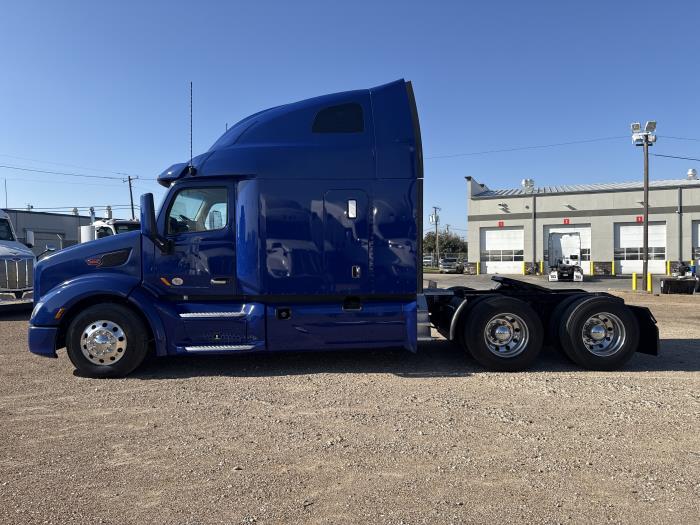 2022 Peterbilt 579-67