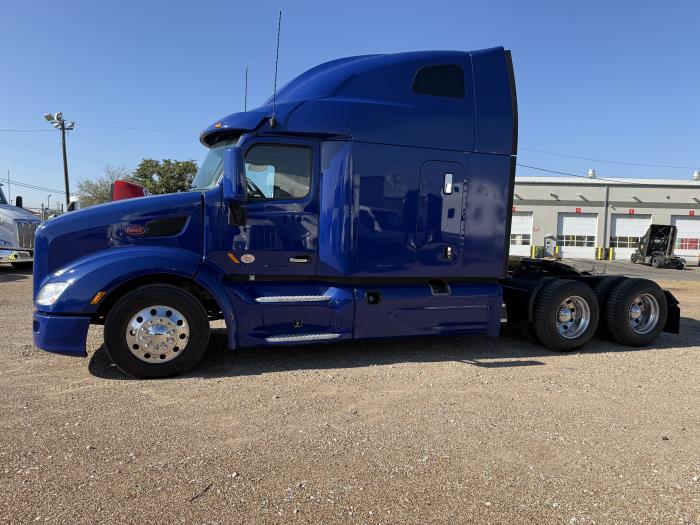 2022 Peterbilt 579-69