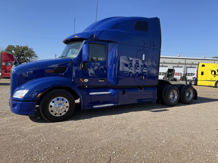 2022 Peterbilt 579-70