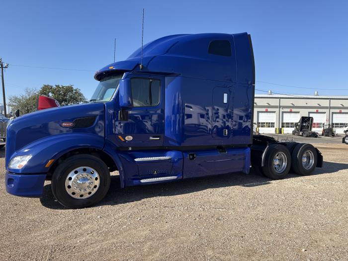 2022 Peterbilt 579-70