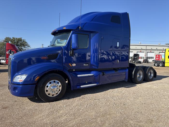 2022 Peterbilt 579-71