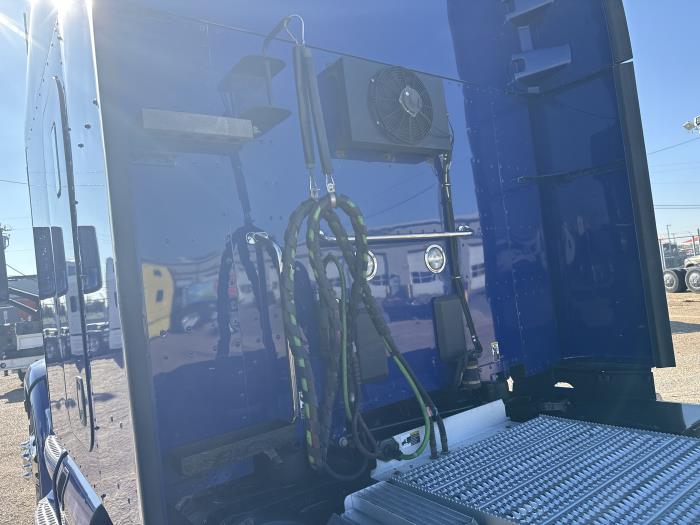 2022 Peterbilt 579-74