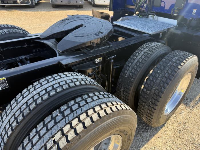 2022 Peterbilt 579-74