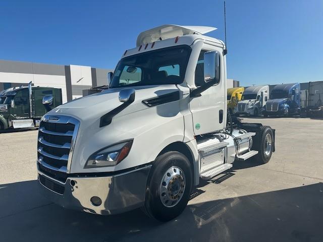 2023 Freightliner Cascadia-2