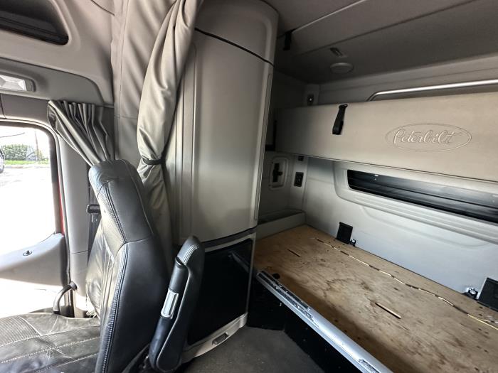 2022 Peterbilt 567-13