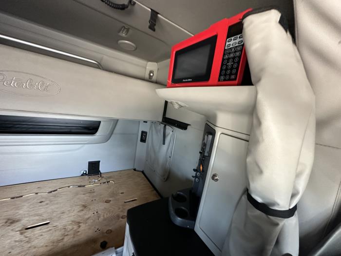 2022 Peterbilt 567-14