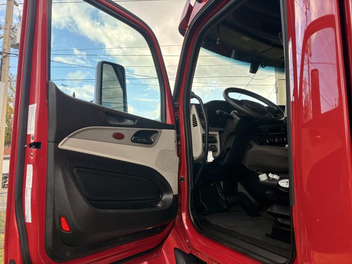 2022 Peterbilt 579-9
