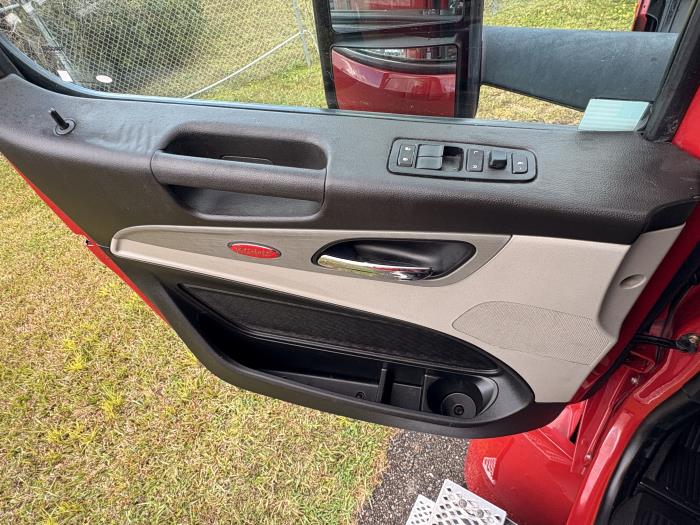 2022 Peterbilt 579-22