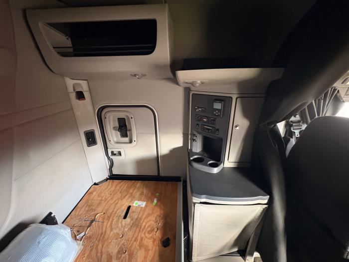 2022 Peterbilt 579-15