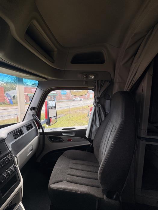 2022 Peterbilt 579-10