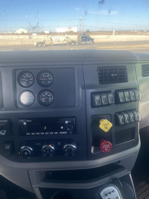 2026 Peterbilt 567-11