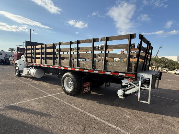 2020 Peterbilt 337-2