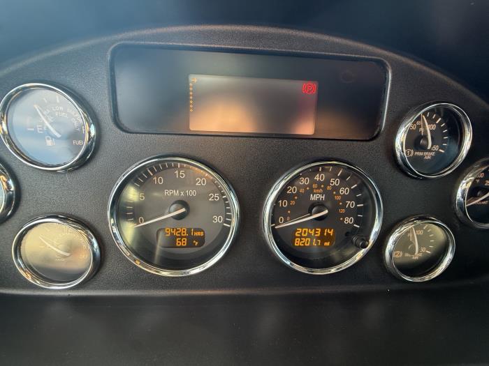 2020 Peterbilt 337-11