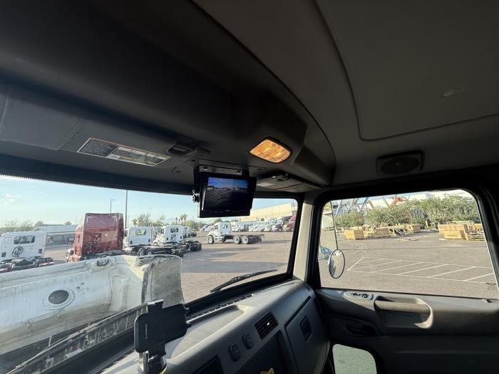 2020 Peterbilt 337-14