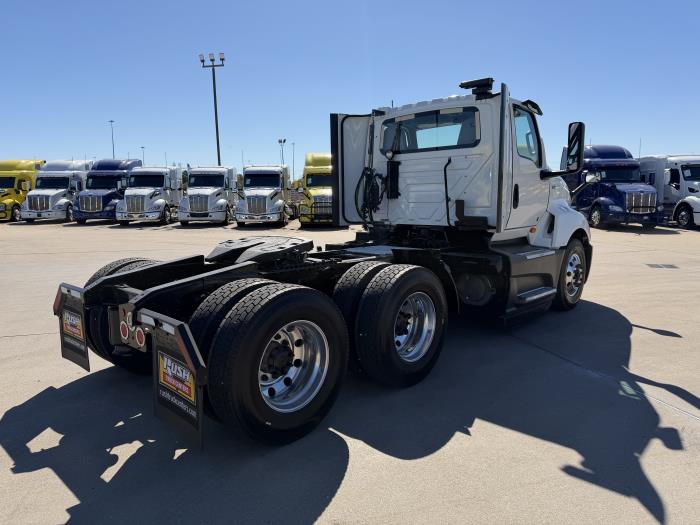 2021 International LT625-4