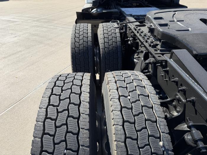 2021 International LT625-11