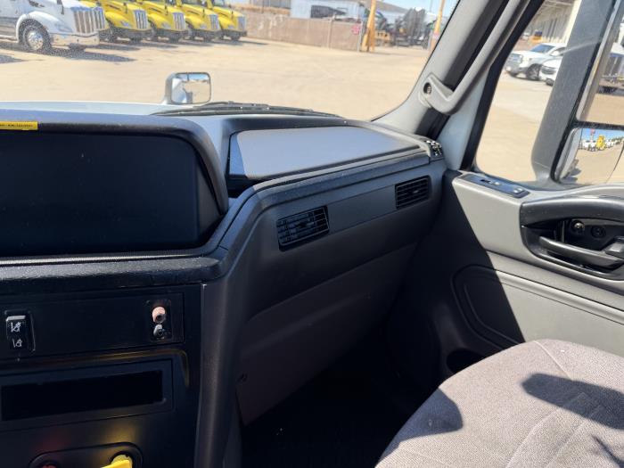 2021 International LT625-27