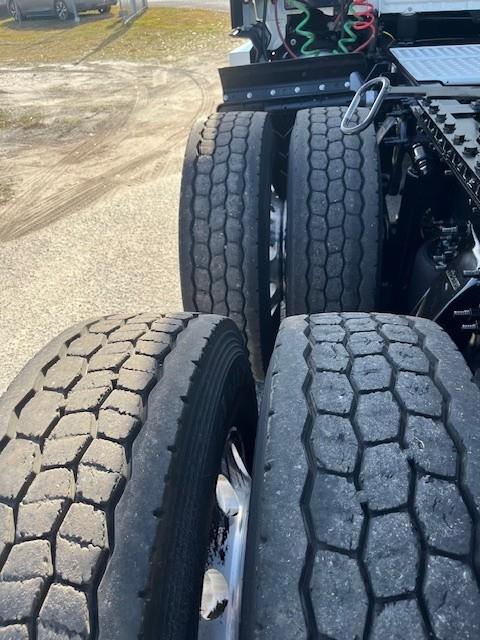 2019 Freightliner Cascadia-5