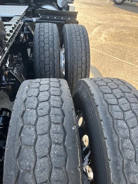 2019 Freightliner Cascadia-6