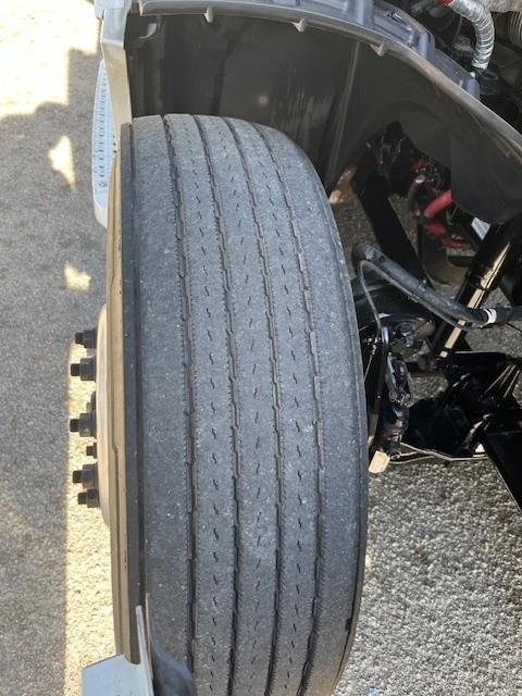 2019 Freightliner Cascadia-11