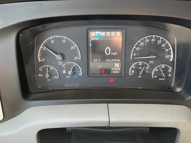 2019 Freightliner Cascadia-19