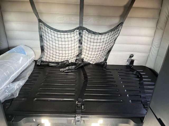 2019 Freightliner Cascadia-21