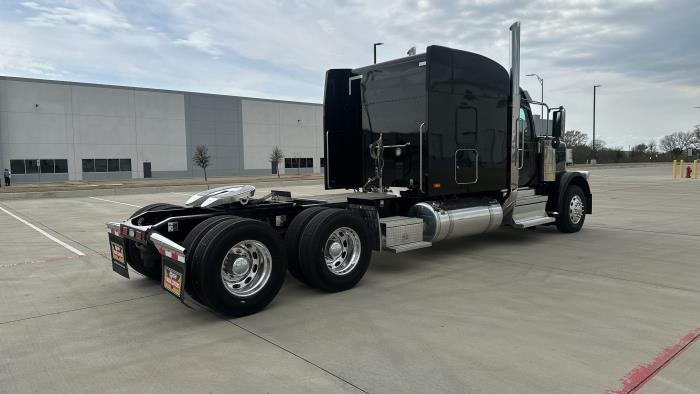 2026 Peterbilt 589-4