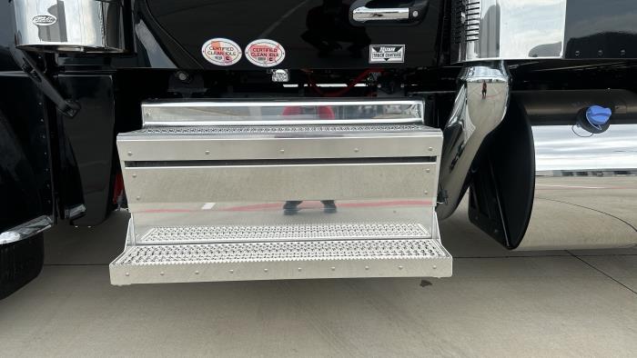 2026 Peterbilt 589-10