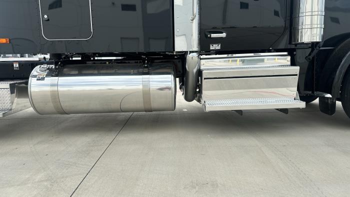 2026 Peterbilt 589-14