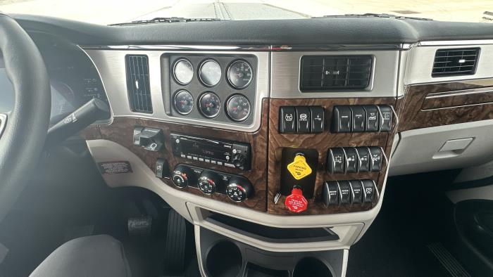 2026 Peterbilt 589-21