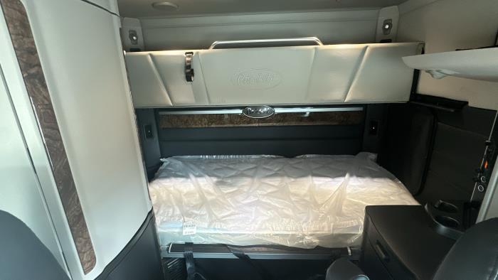 2026 Peterbilt 589-24