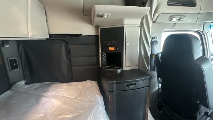 2026 Peterbilt 589-25