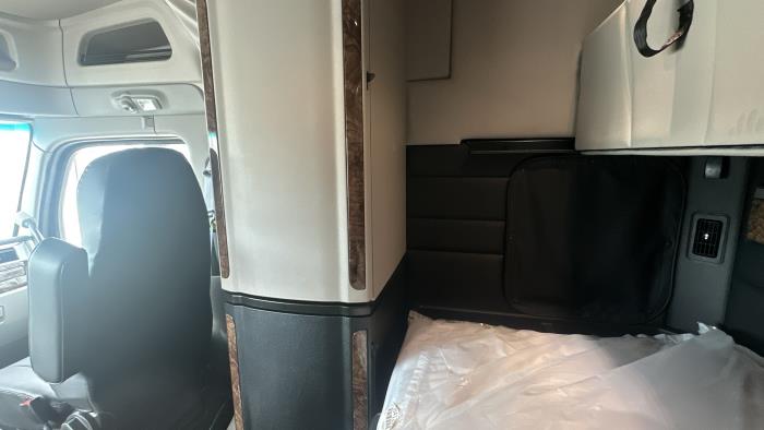 2026 Peterbilt 589-26