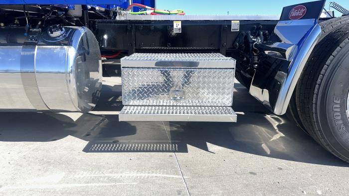 2026 Peterbilt 589-15