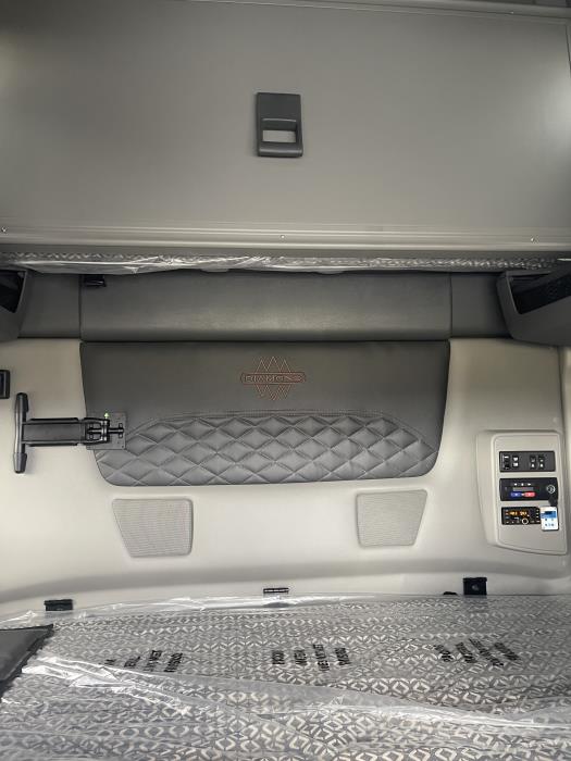 2026 International LT625-8