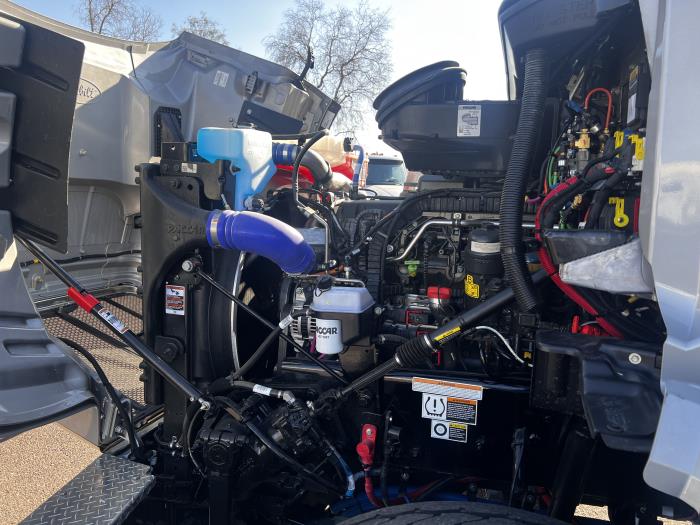 2025 Peterbilt 567-13