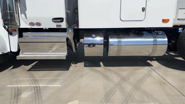 2026 Peterbilt 589-8